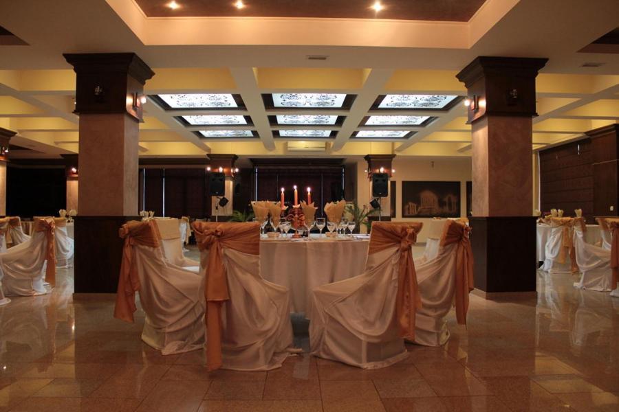 Hotel Imperium Suceava Ngoại thất bức ảnh