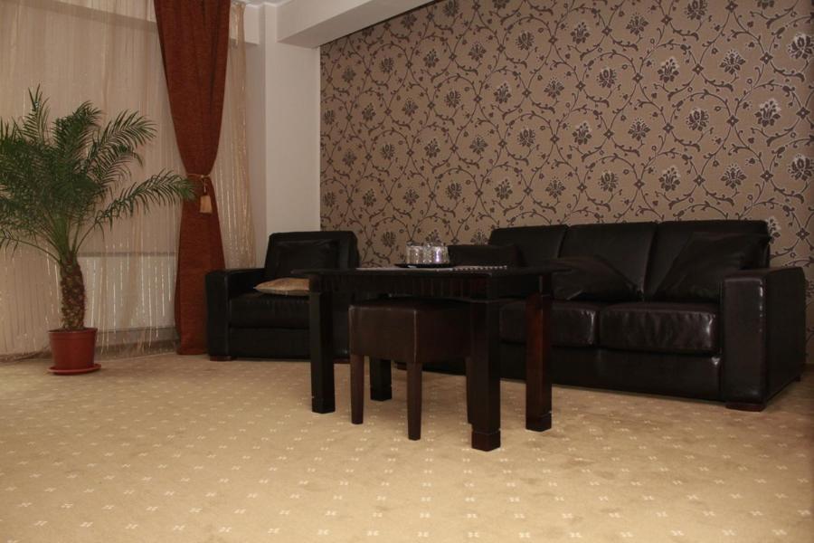 Hotel Imperium Suceava Ngoại thất bức ảnh