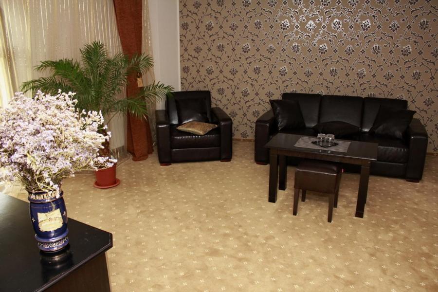 Hotel Imperium Suceava Ngoại thất bức ảnh