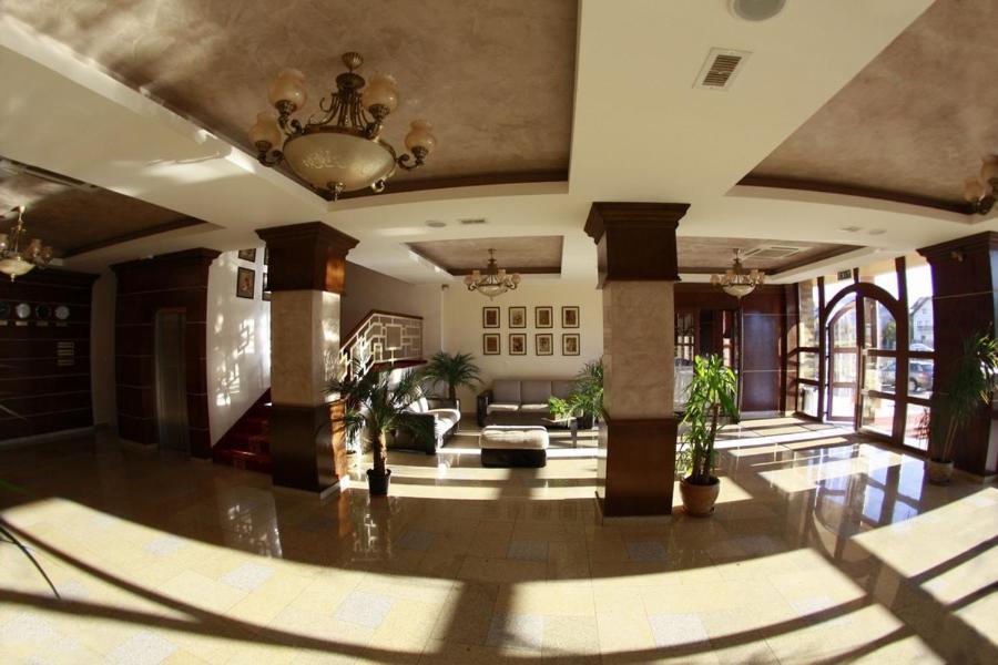 Hotel Imperium Suceava Ngoại thất bức ảnh
